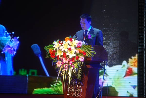 說(shuō)明: http://www.elegantliving.cn/UploadFile/images/news/2011/zhengzhoufengongsizongjingl.jpg